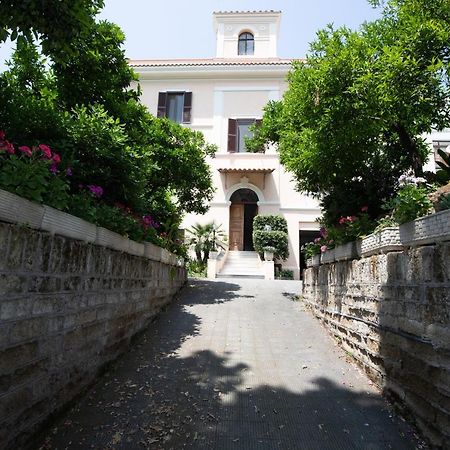 Domus Cordara - Splendido Appartamento Nel Verde Rome Bagian luar foto